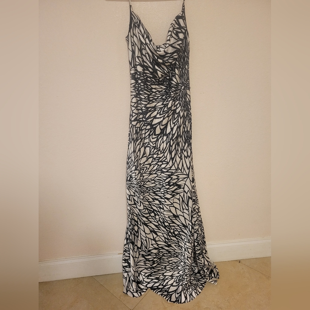 NW Nightway sz 6 black white abstract formal beaded drape neck women’s dress